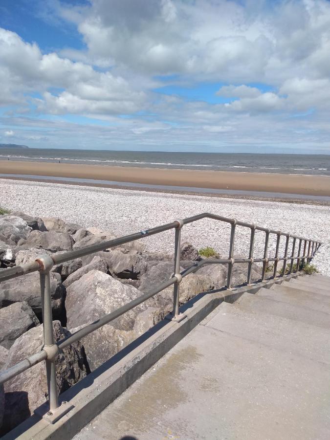 D24 Is A 2 Bedroom 6 Berth Caravan Close To The Beach On Whitehouse Leisure Park In Towyn Near Rhyl With Decking And Private Parking Space This Is A Pet Free Caravan Abergele Exterior foto